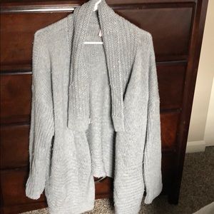 Victoria’s Secret oversized sweater •Size Medium